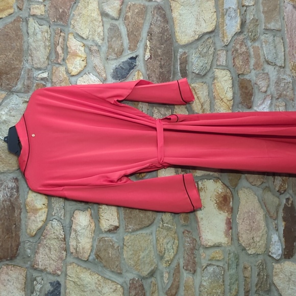 Fabletics Ecosatin Robe - Picture 10 of 13